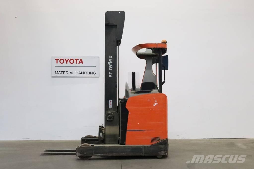 Toyota RRE160H Reachtruck voor hoog niveau