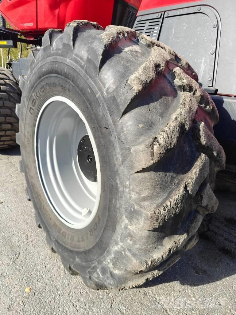 Komatsu 951 Harvesters