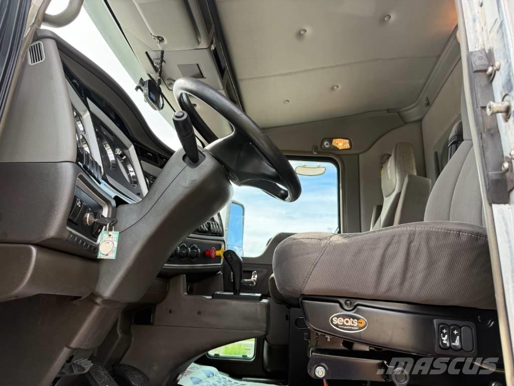 Kenworth T 800 Trekkers