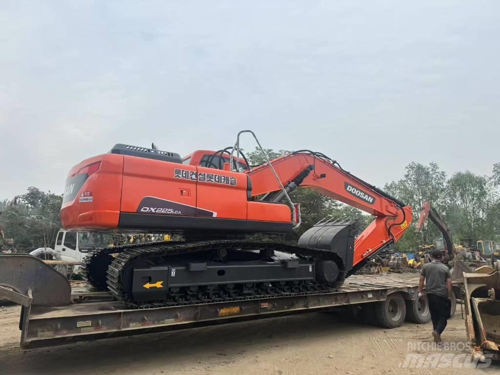 Doosan DX 225 LCA Rupsgraafmachines