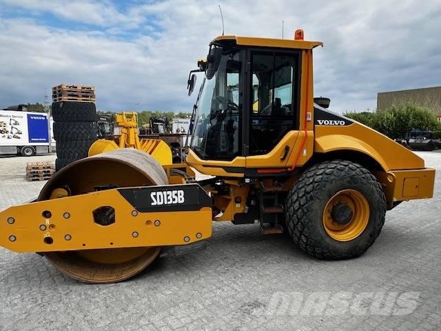 Volvo SD 135 B Trilrolwalsen