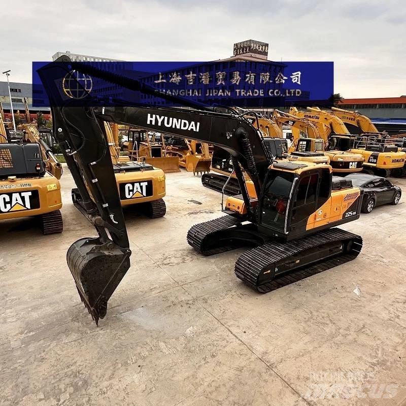 Hyundai R225 Rupsgraafmachines