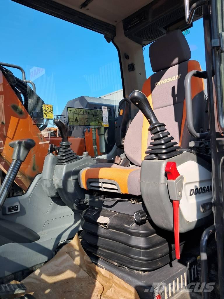 Develon DX 140 LCR-5 Rupsgraafmachines