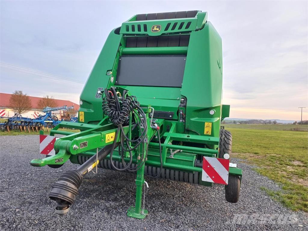 John Deere V461M Ronde-balenpersen
