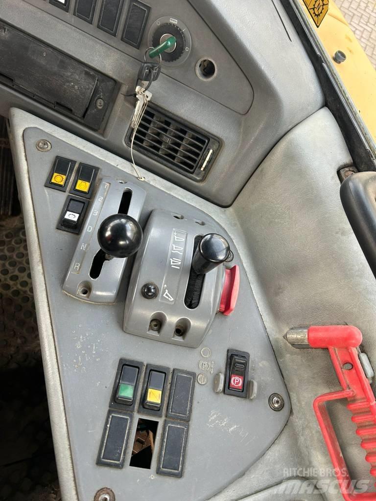 Volvo A 25 D Knik dumptrucks