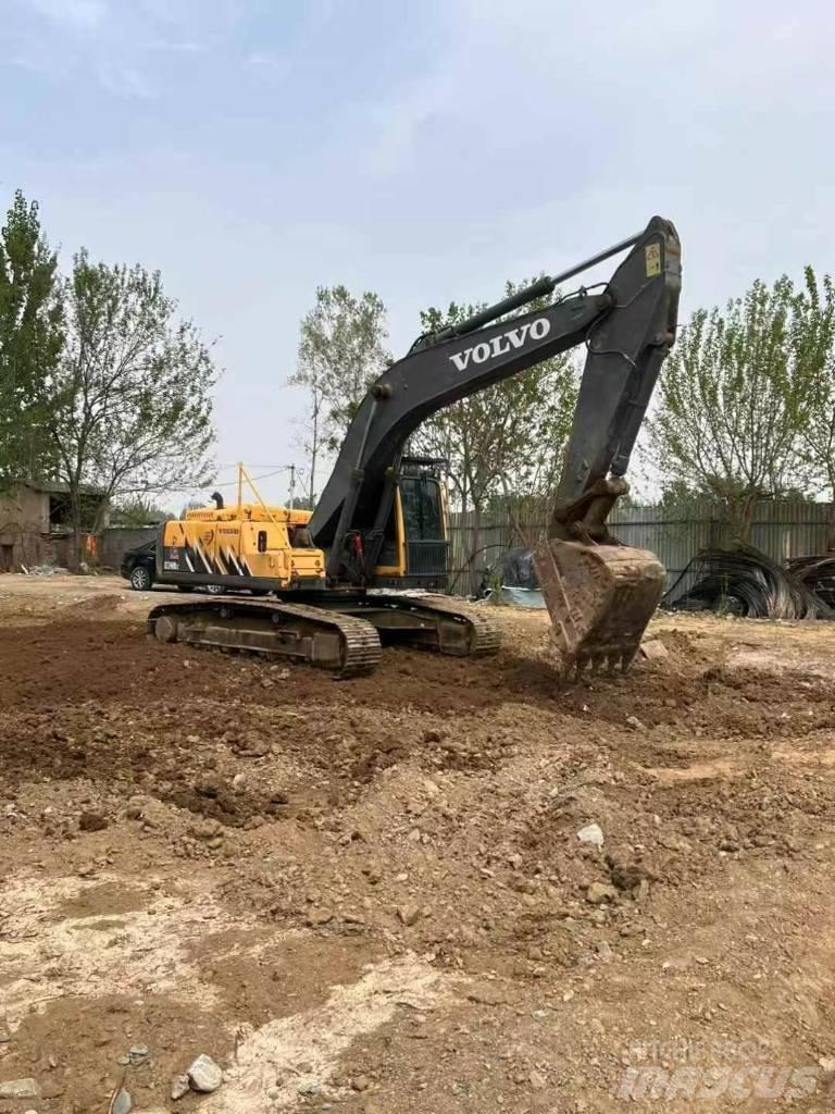 Volvo EC 240 Rupsgraafmachines