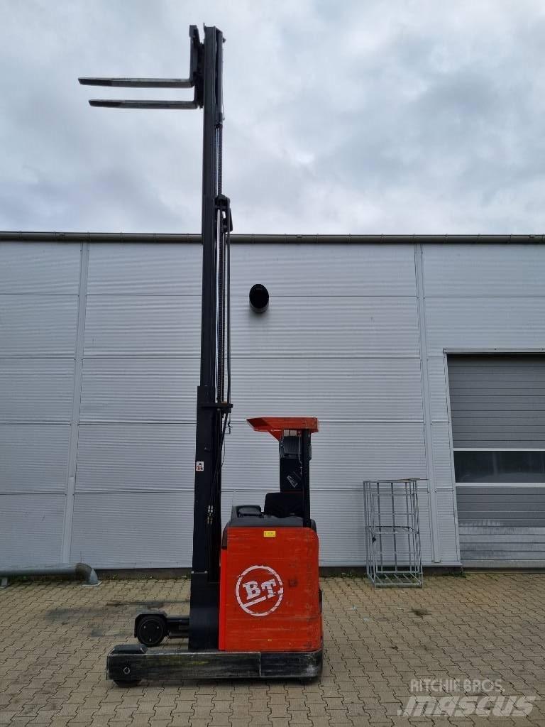 BT RR M 14 Reachtruck voor hoog niveau