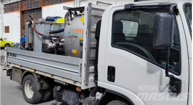 Isuzu N 1R 87A Bakwagens met gesloten opbouw