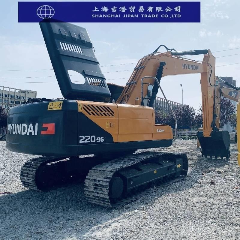 Hyundai R220 Rupsgraafmachines
