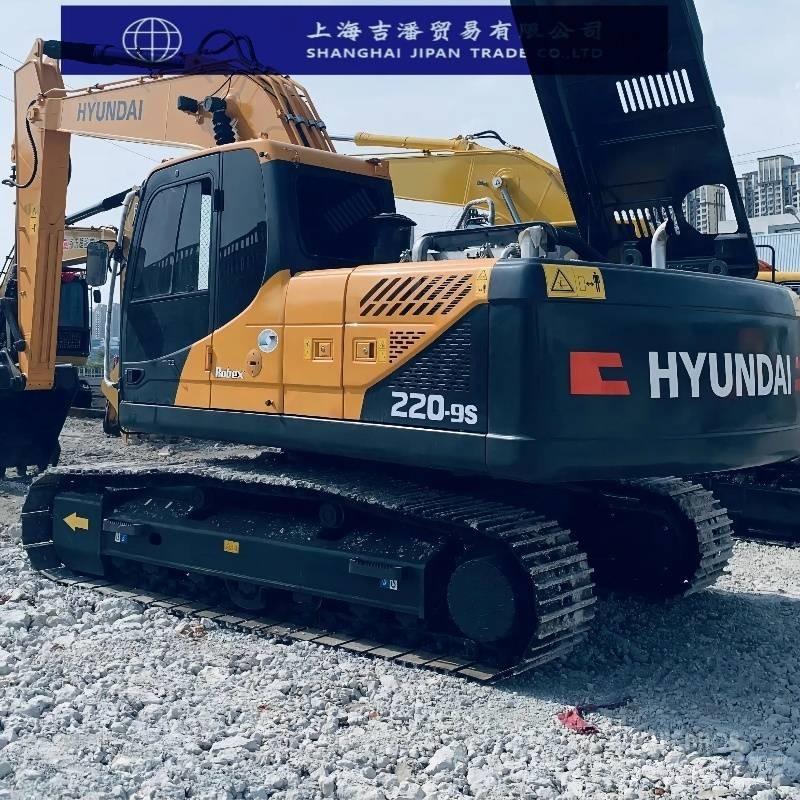 Hyundai R220 Rupsgraafmachines