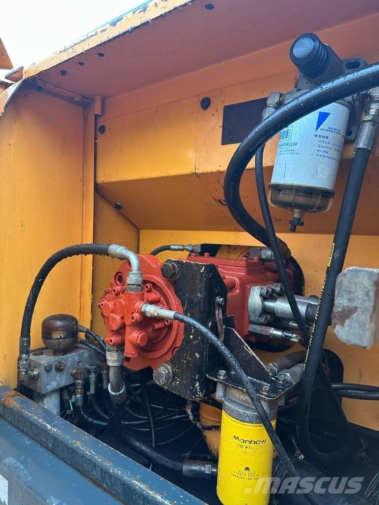 Hyundai 220LC-9S Rupsgraafmachines