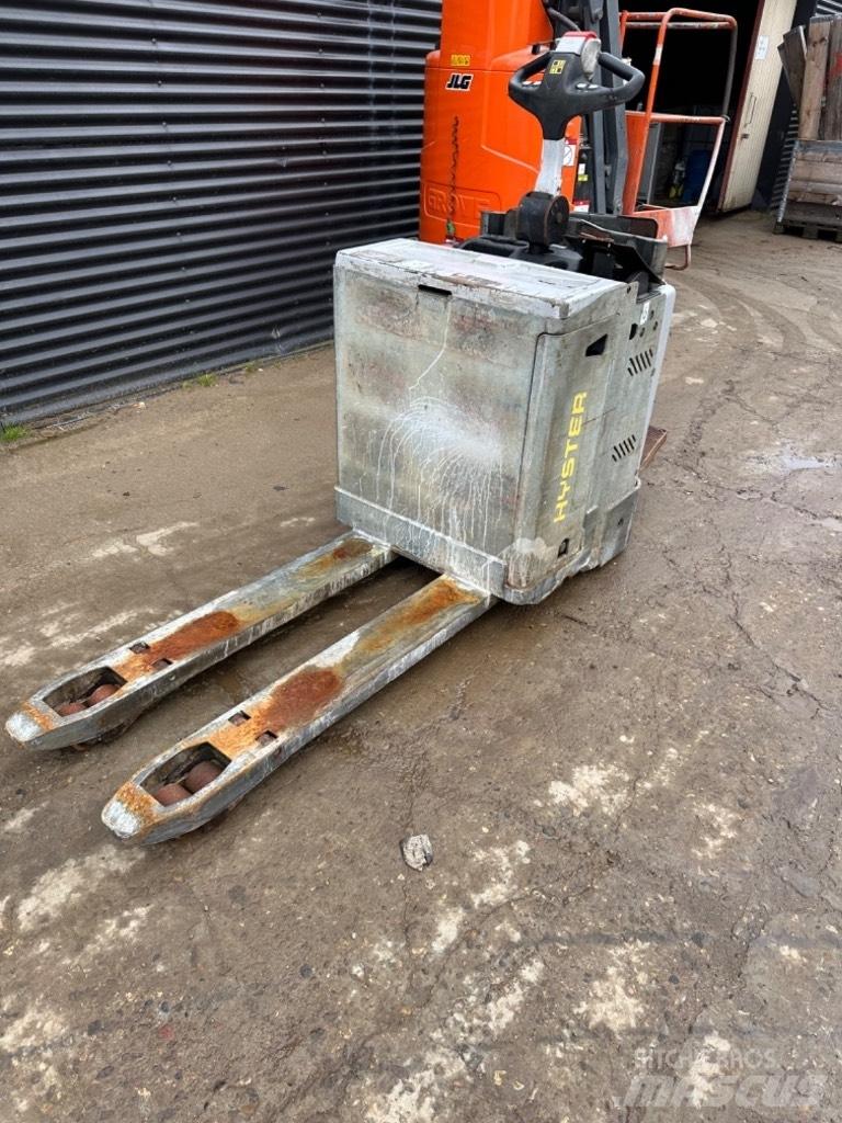 Hyster P 2.0 S Meeloop stapelaar