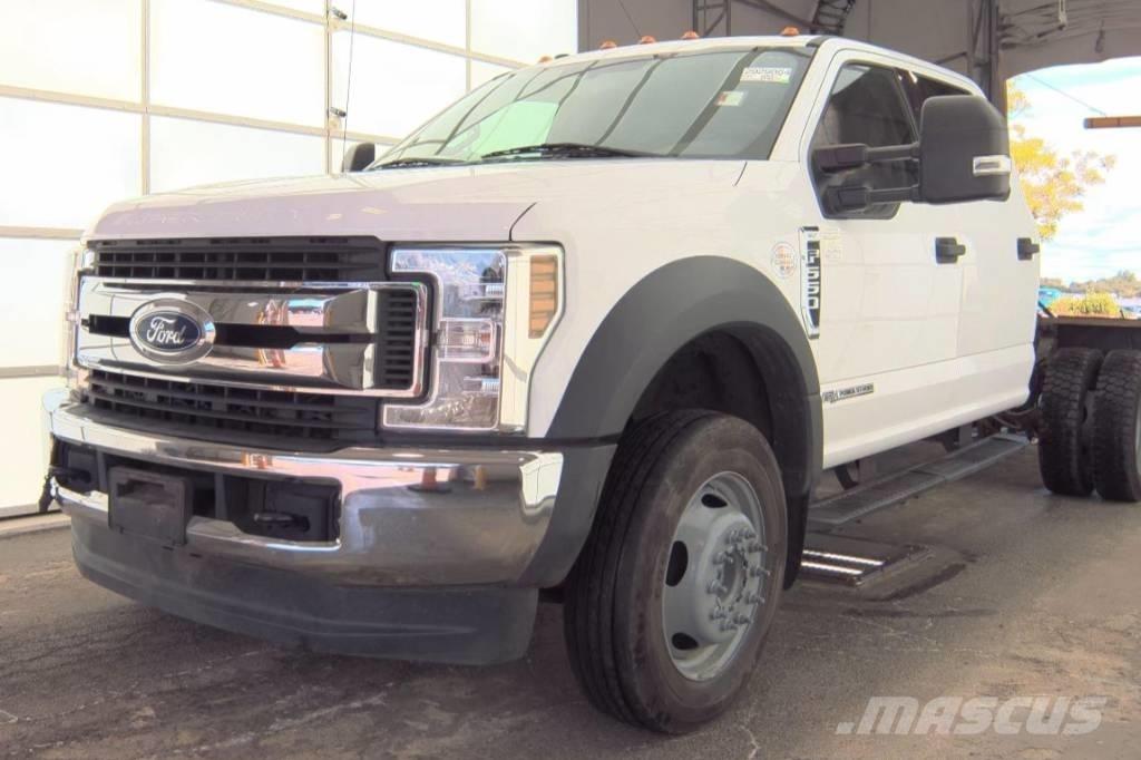 Ford F 550 XLT SD Chassis met cabine