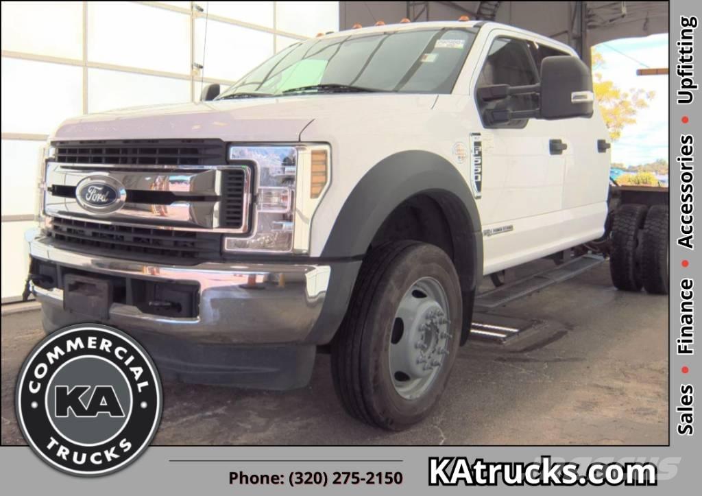 Ford F 550 XLT SD Chassis met cabine