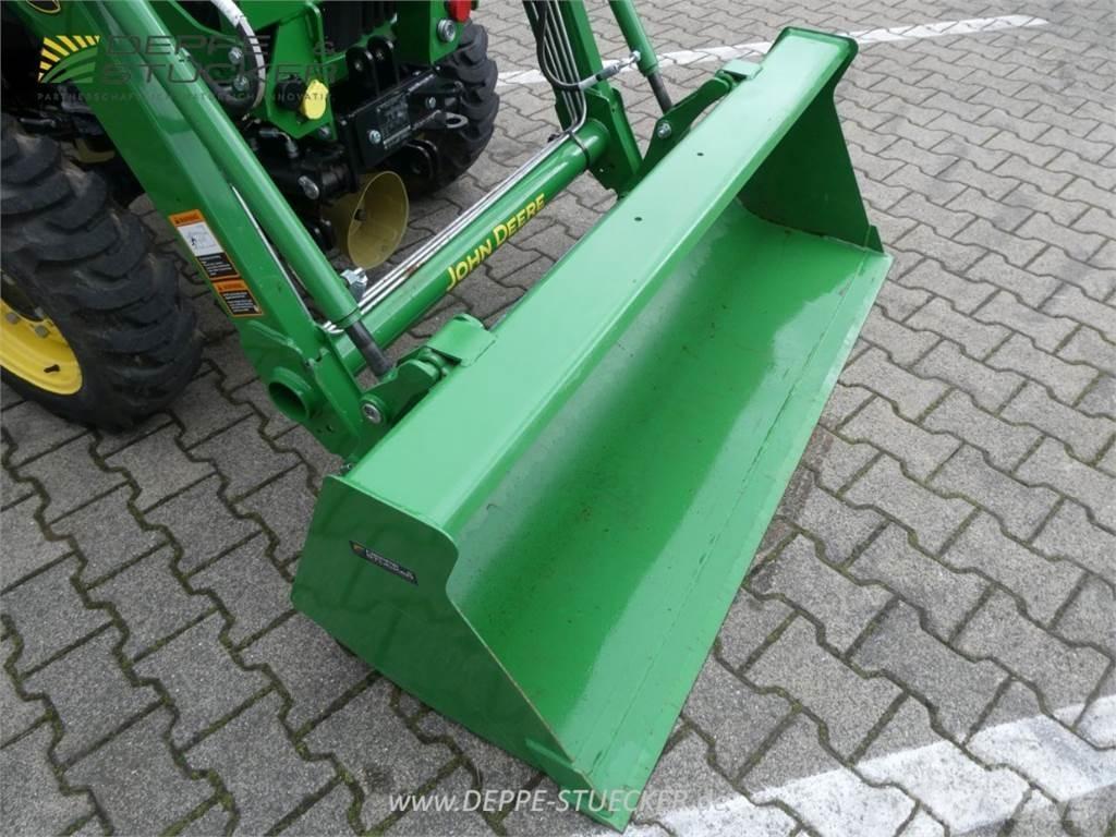 John Deere 3038E Compacttrekkers