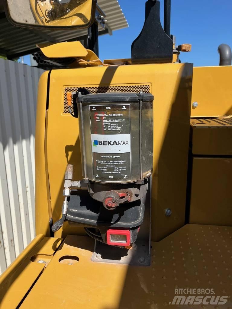CAT 325 Rupsgraafmachines