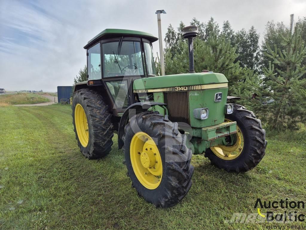 John Deere MFWD Tractoren