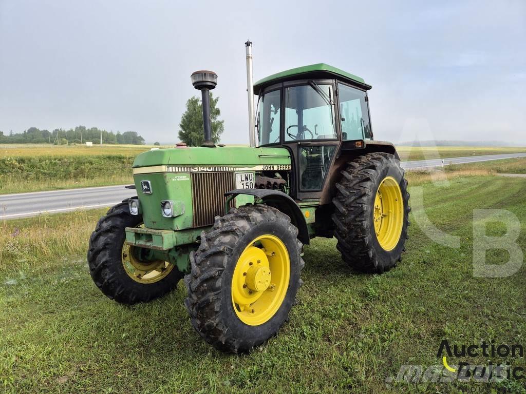 John Deere MFWD Tractoren