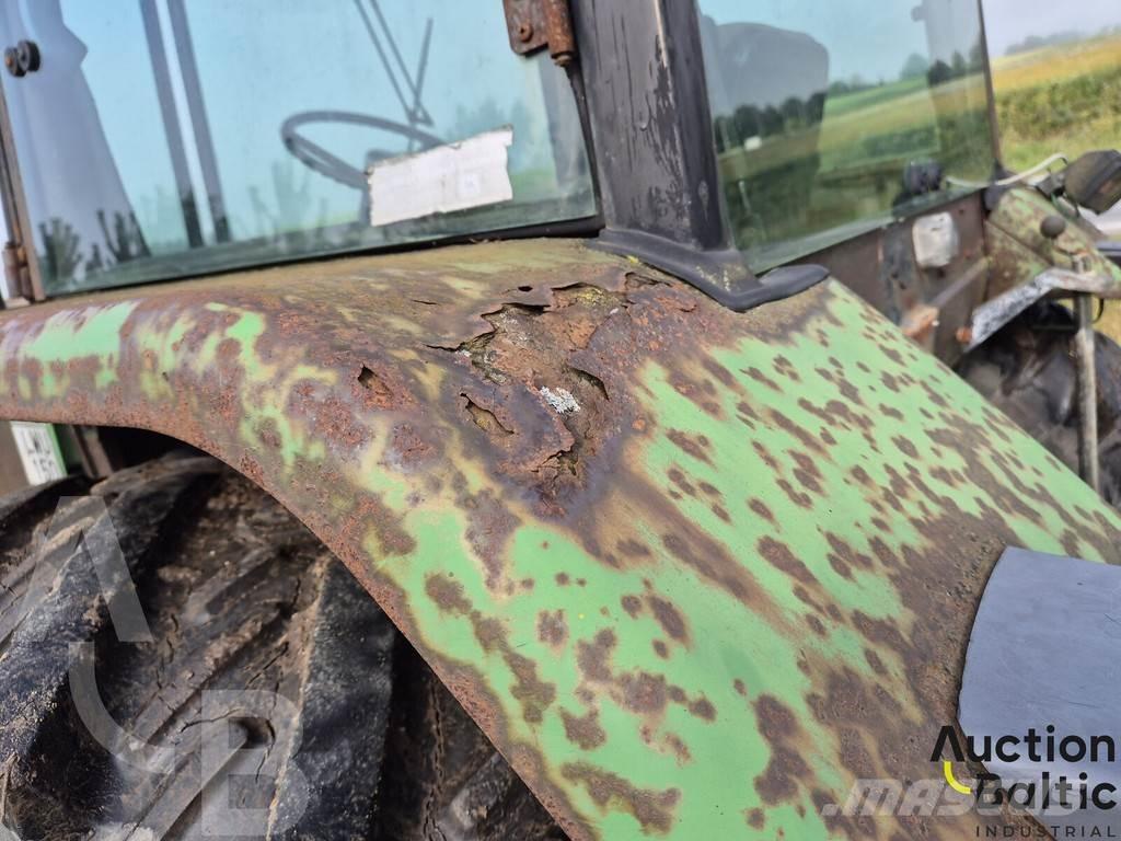 John Deere MFWD Tractoren