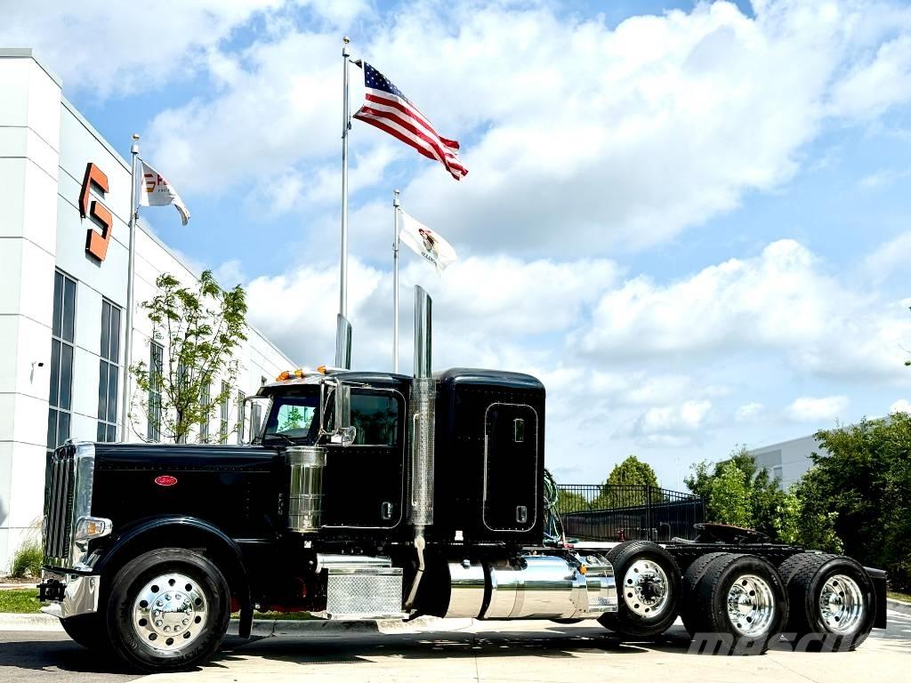 Peterbilt 389 Trekkers