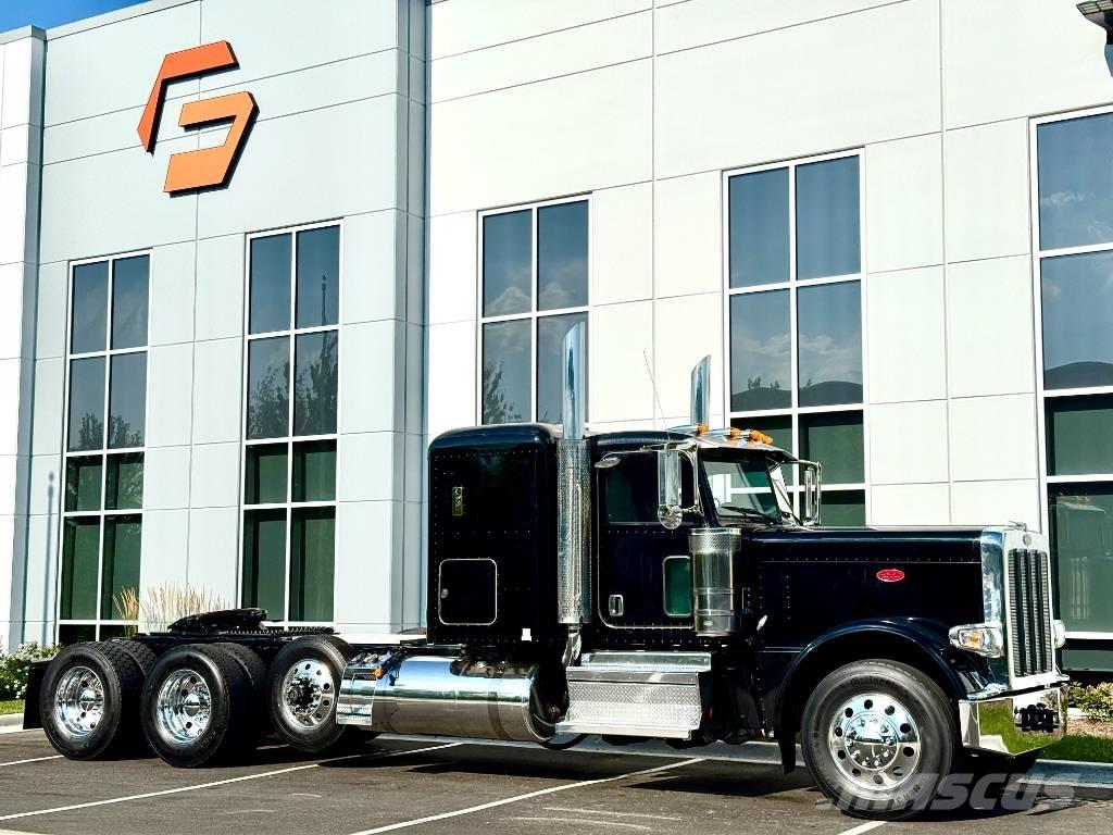 Peterbilt 389 Trekkers