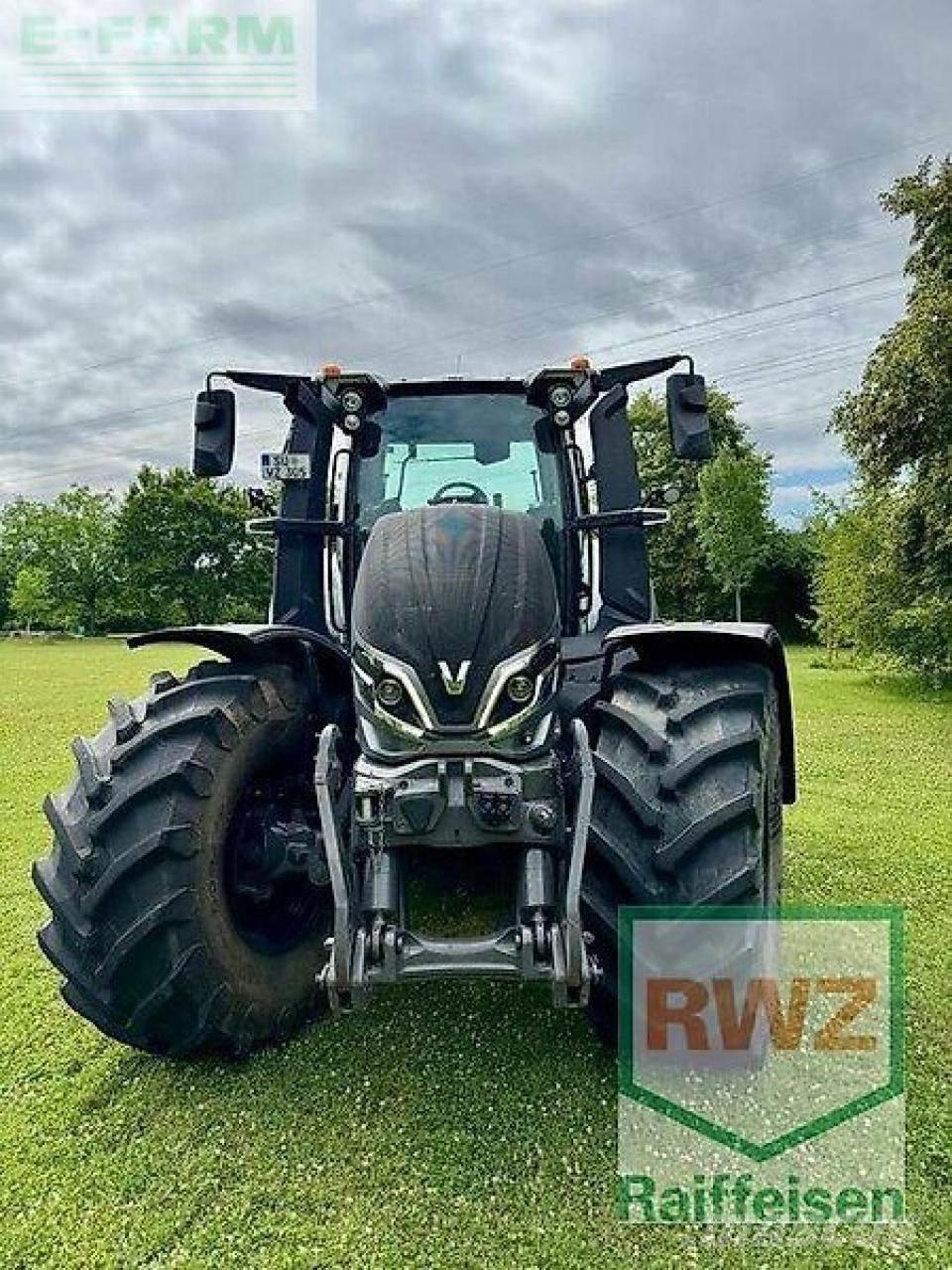 Valtra q305 Tractoren