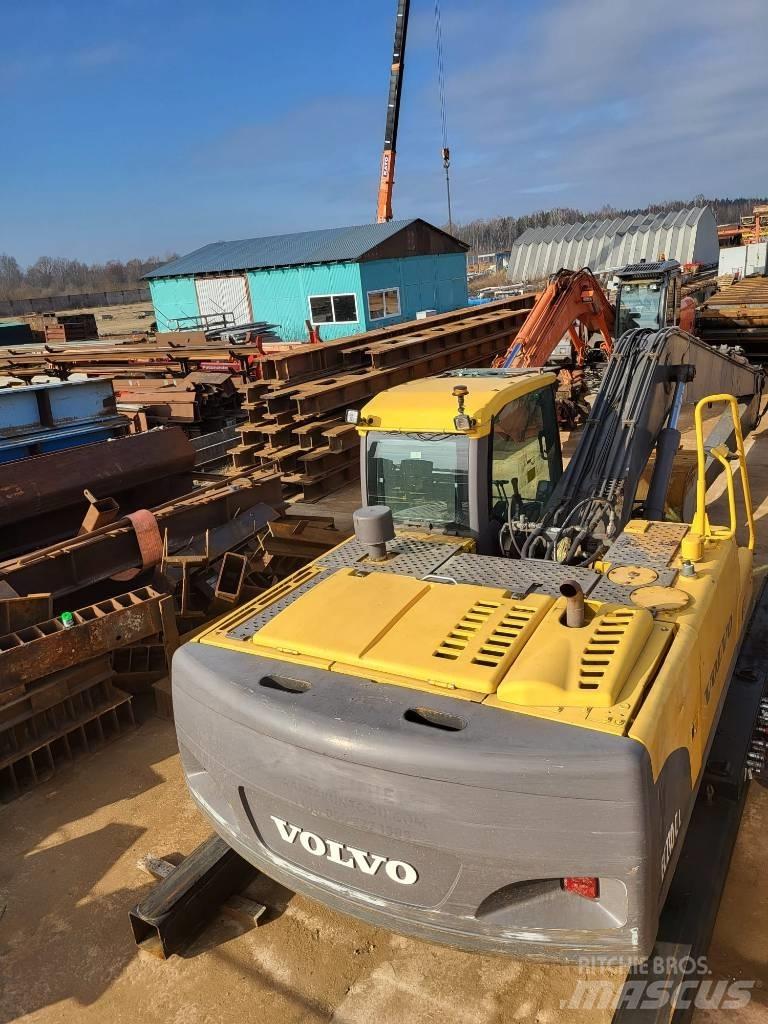 Volvo 210CLR Amfibische graafmachines