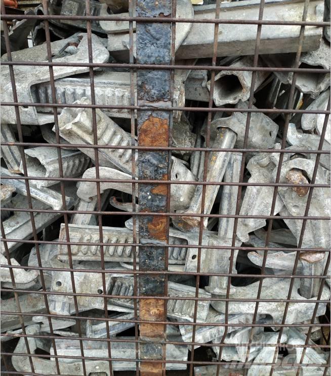 Peri BFD Clamps (Used) Bekisting