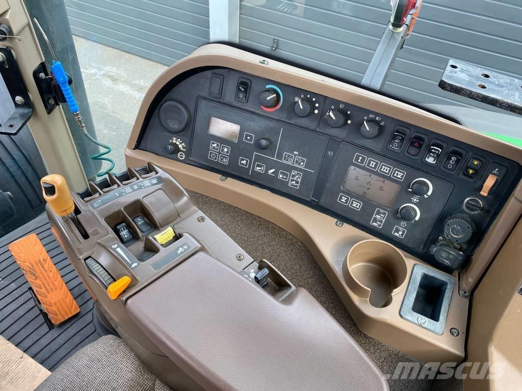 John Deere 8230 ILS Tractoren
