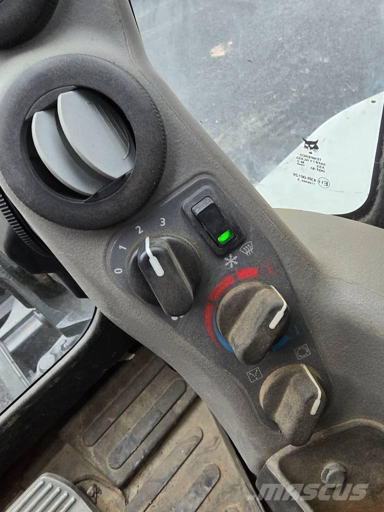 Bobcat E55 Minigraafmachines < 7t