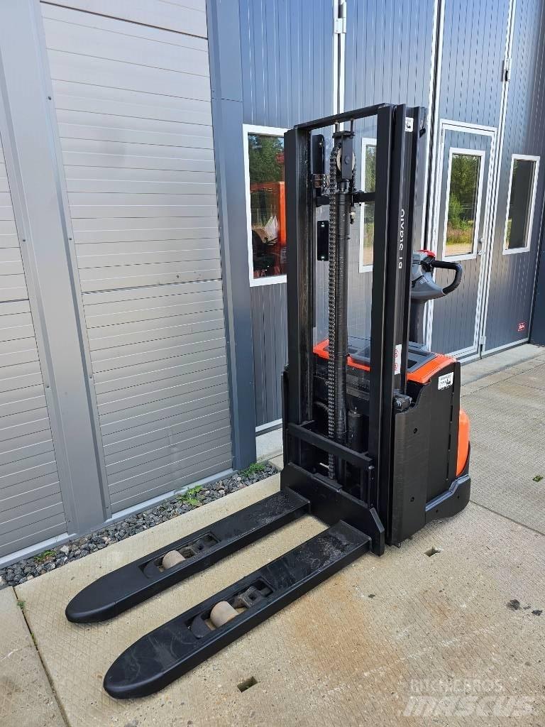BT SWE 120 L Meeloop stapelaar