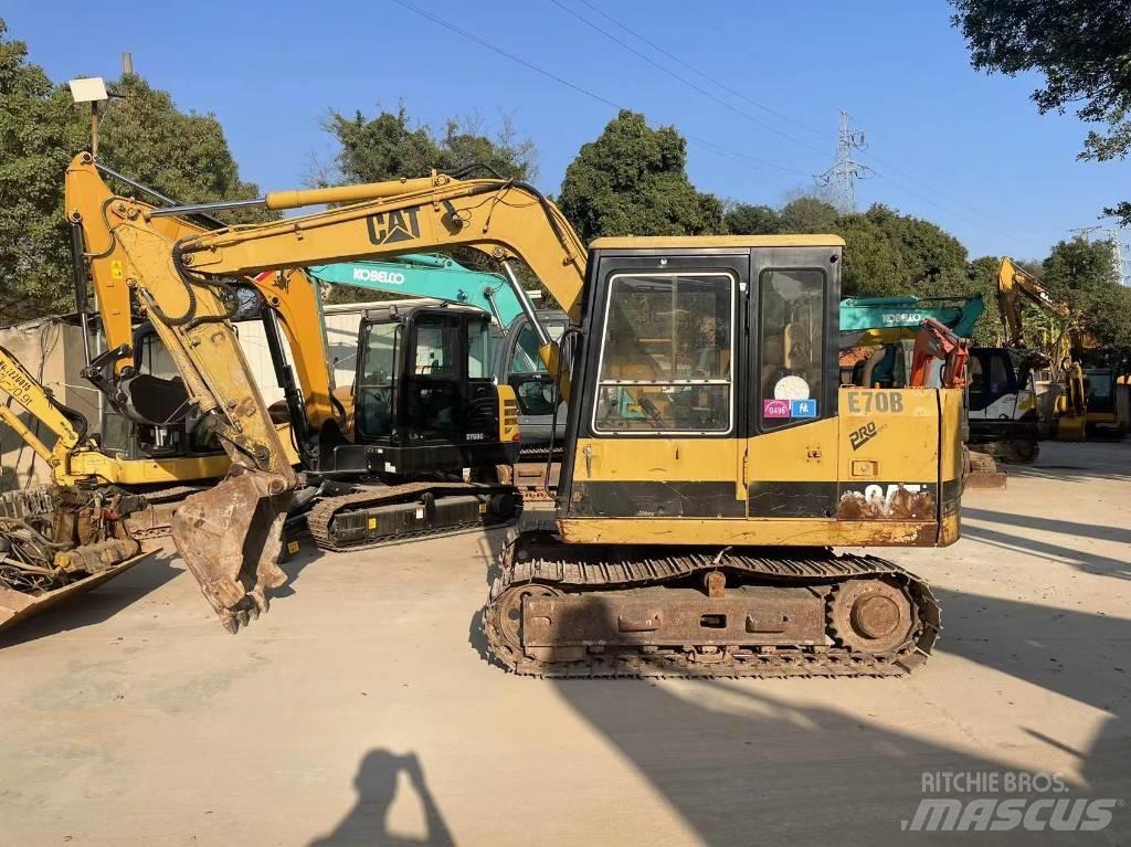 CAT E 70 B Rupsgraafmachines