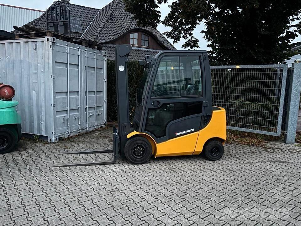 Jungheinrich DFG 320 Diesel heftrucks