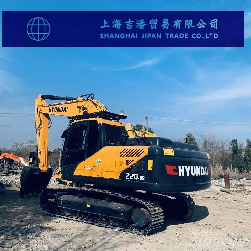 Hyundai R220 Rupsgraafmachines