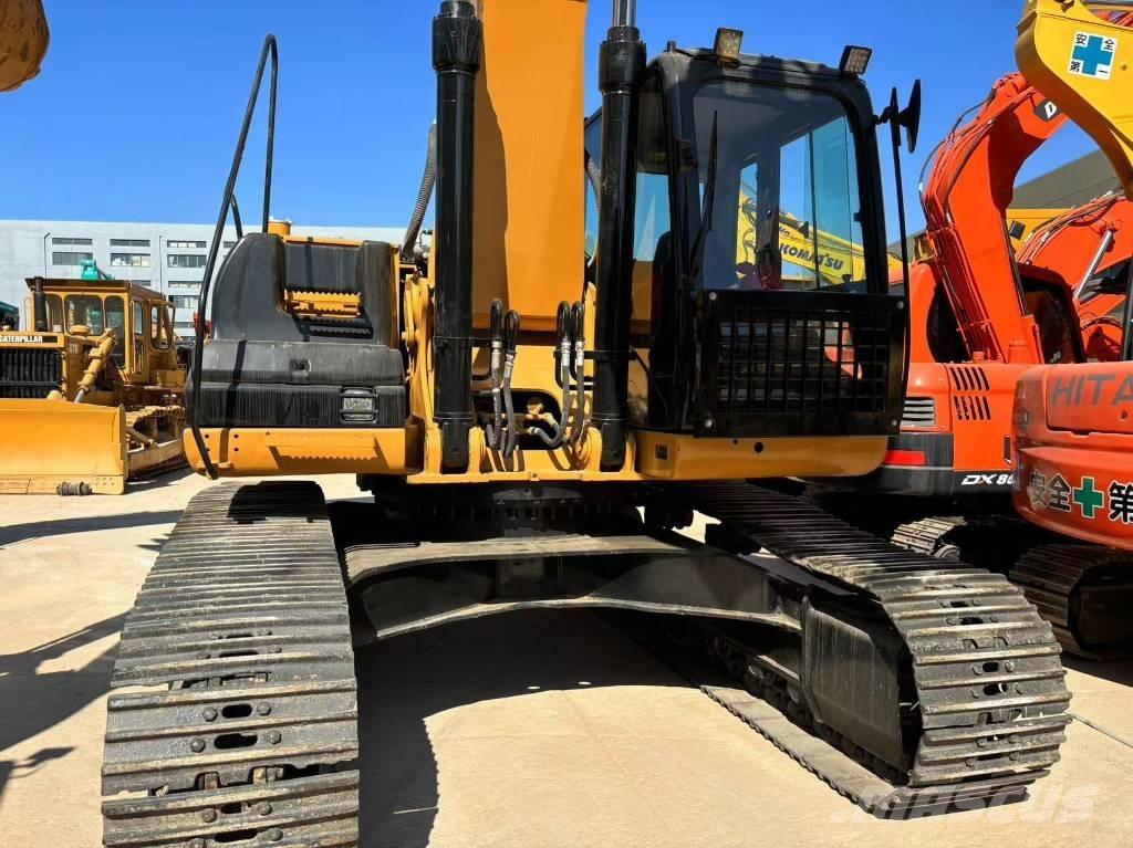 CAT 325 D Rupsgraafmachines