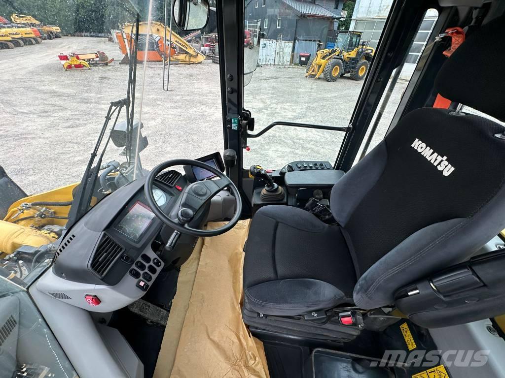 Komatsu WA 270-8 Wielladers