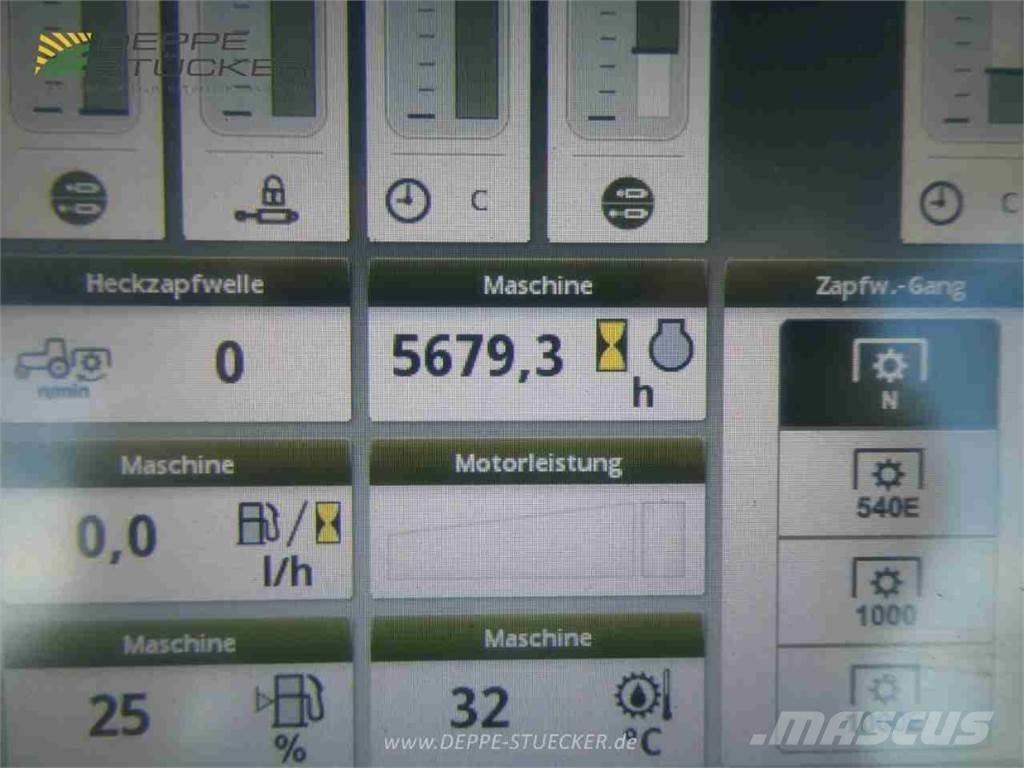 John Deere 6215R Tractoren
