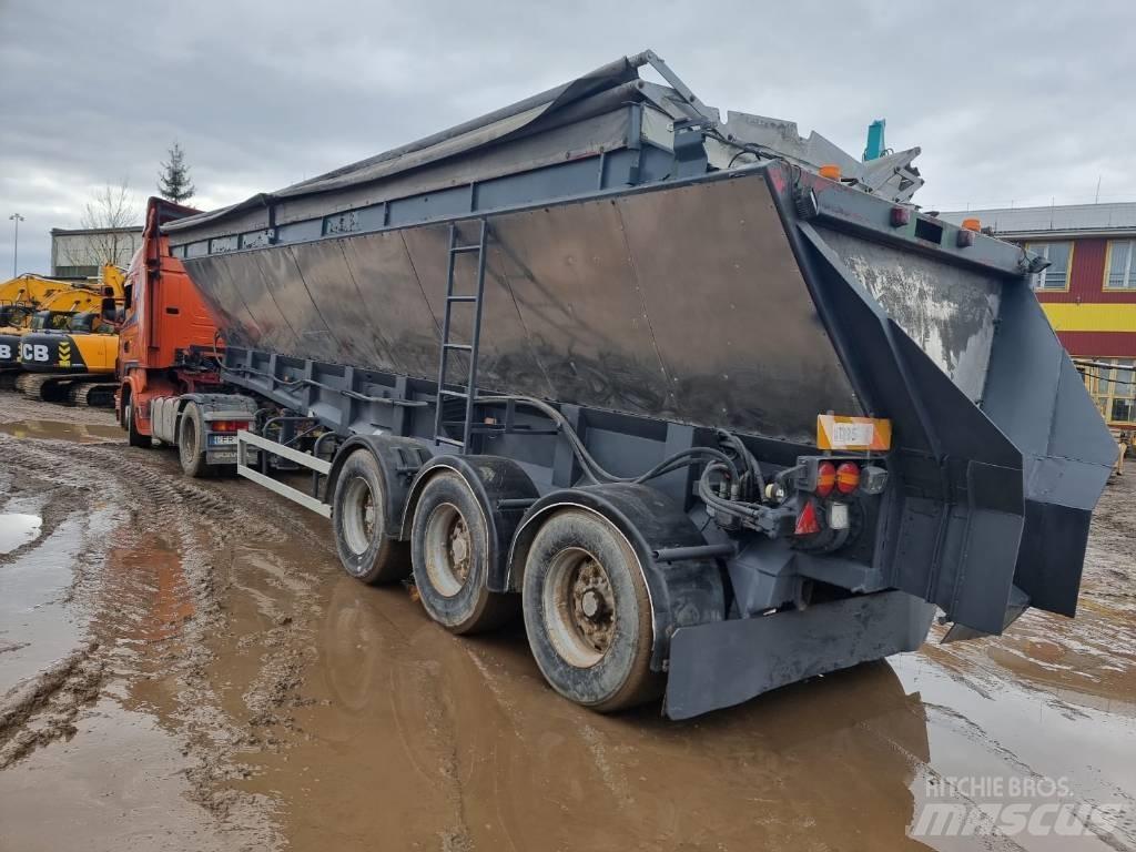 Red River RR-LB827 Gesloten opleggers