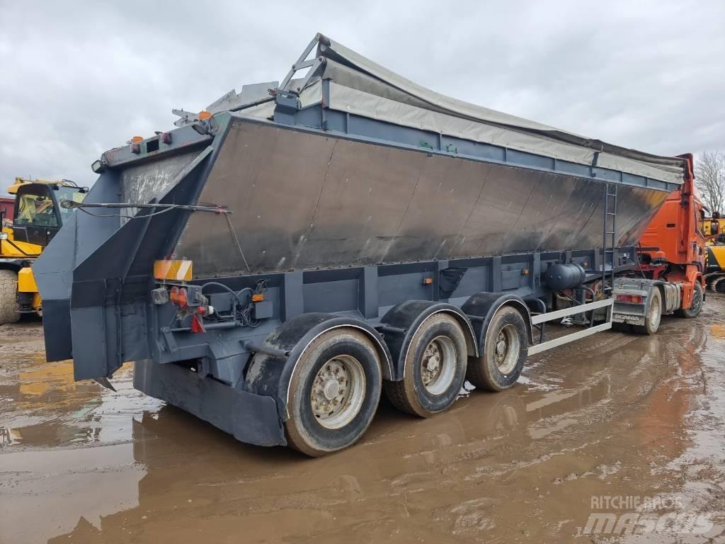 Red River RR-LB827 Gesloten opleggers