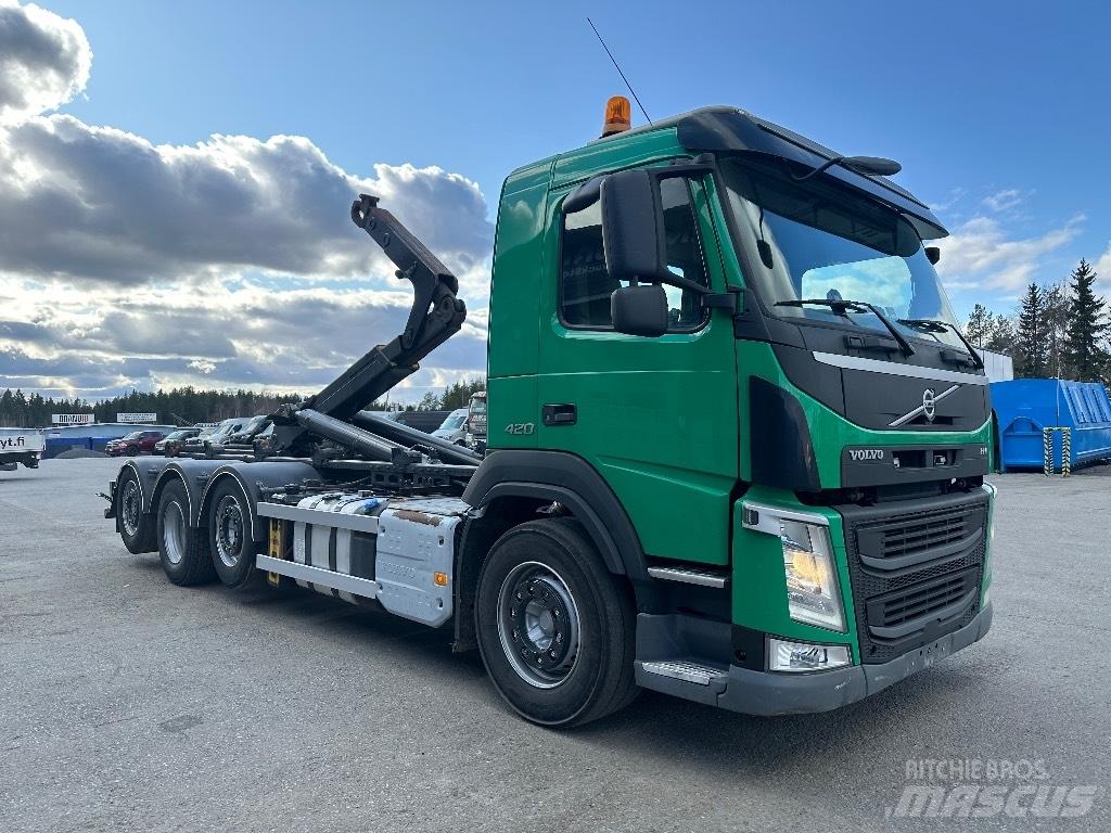 Volvo FM 420 8x2/4 Vrachtwagen met containersysteem