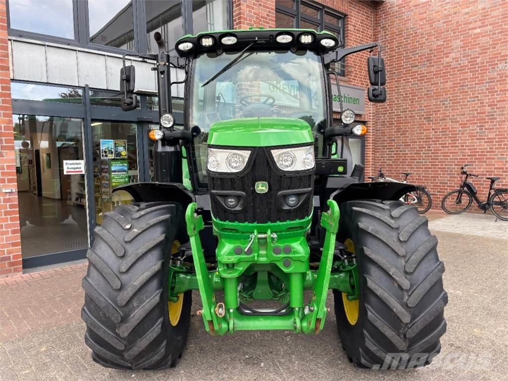 John Deere 6120R Tractoren