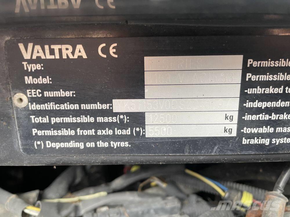 Valtra T 153 Tractoren
