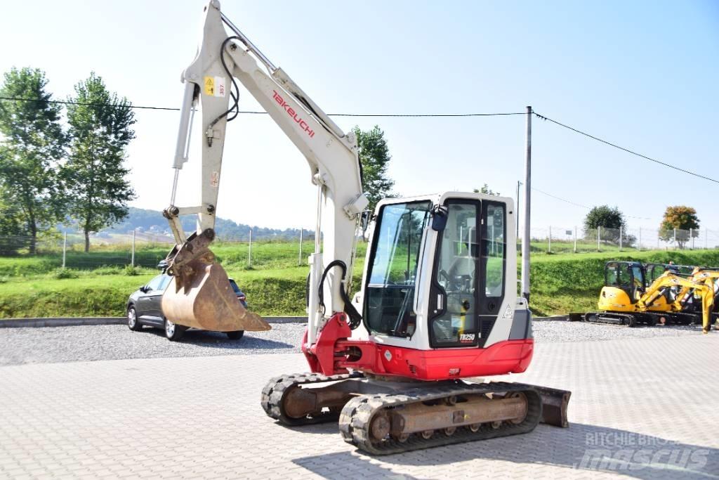 Takeuchi TB250 , A/C Minigraafmachines < 7t