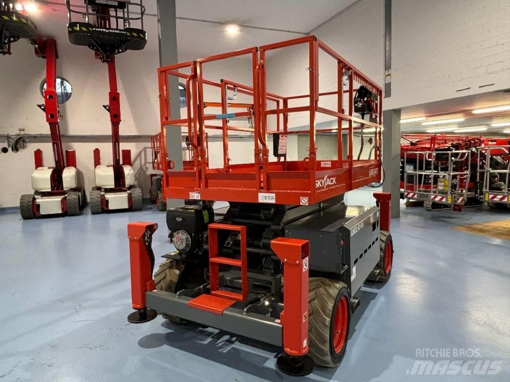 SkyJack SJ 6832 RTE Schaarhoogwerkers