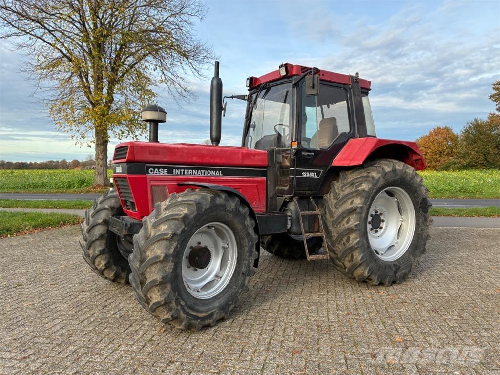 Case IH 1255 Tractoren