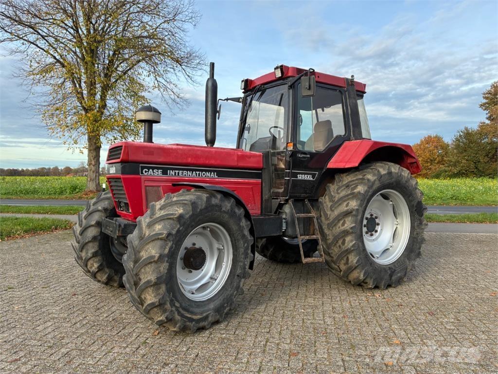 Case IH 1255 Tractoren