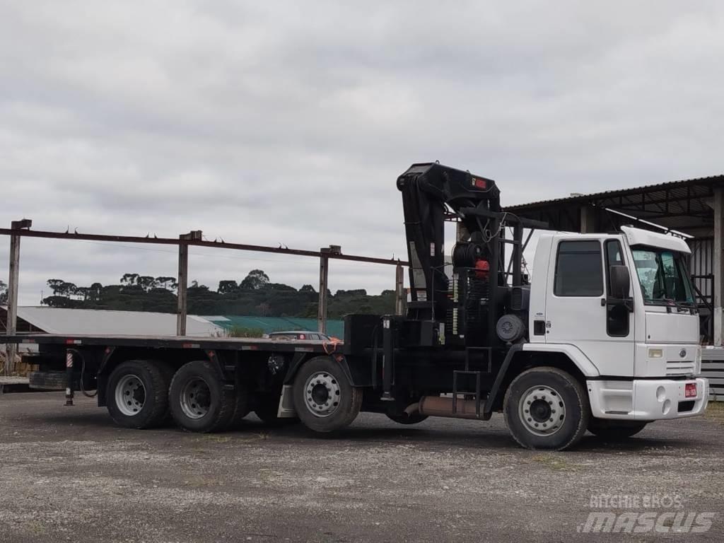 Ford Cargo 2422 E Vlakke laadvloer met kraan