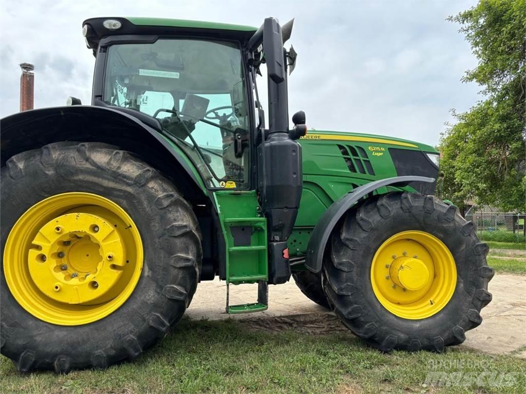 John Deere 6215 R Tractoren
