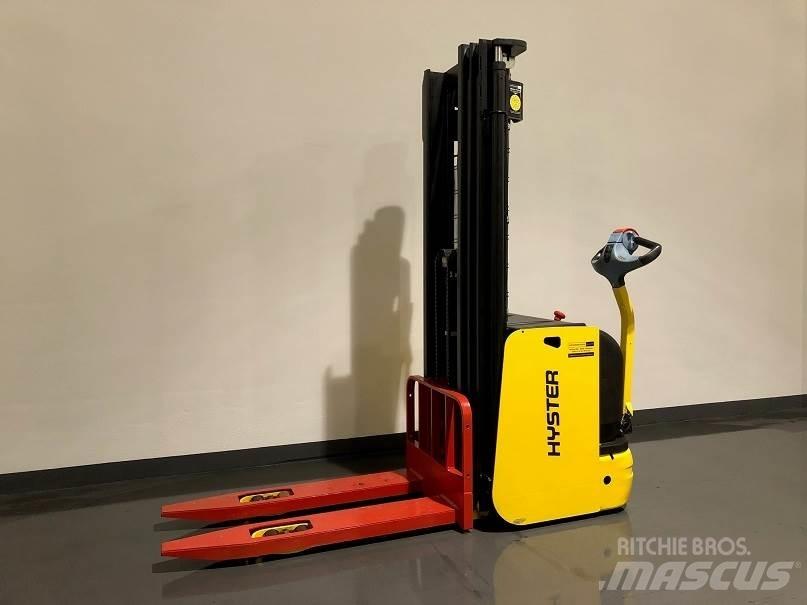 Hyster S1.6AC Meeloop stapelaar