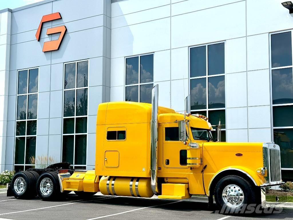 Peterbilt 389 Trekkers